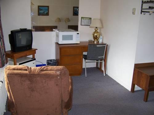 Rustic Anchor Motel