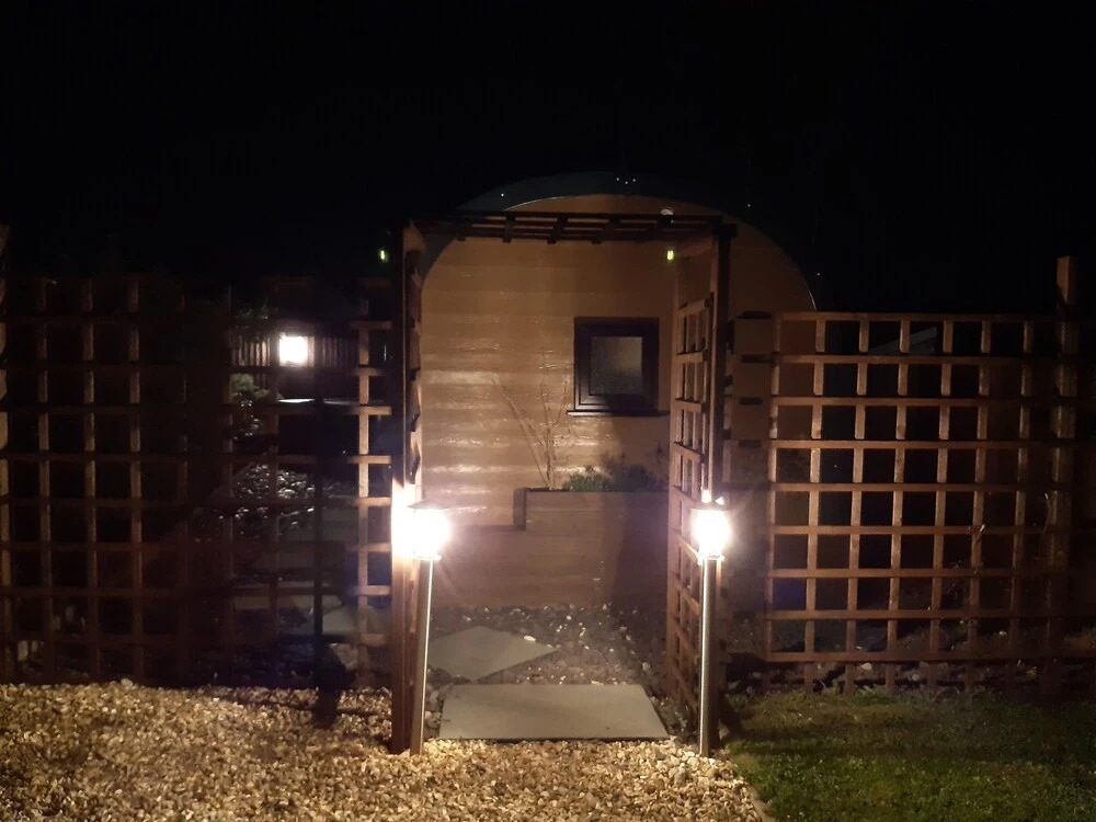 Impeccable1 Double bed Cabin in Poole With Hot Tub