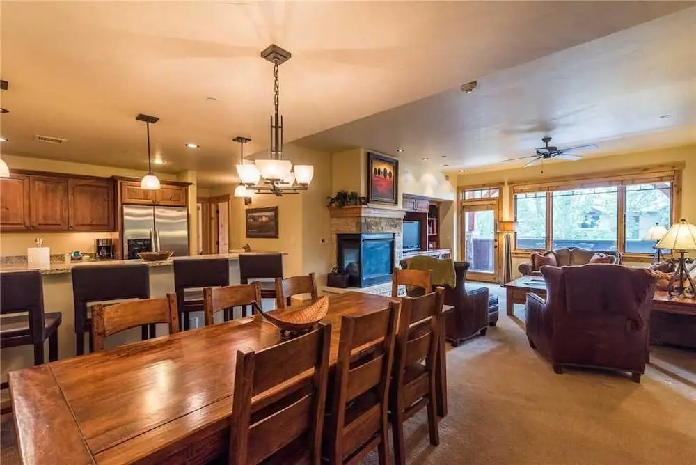 6204 Bear Lodge, Trappeur's Crossing Apartment 4