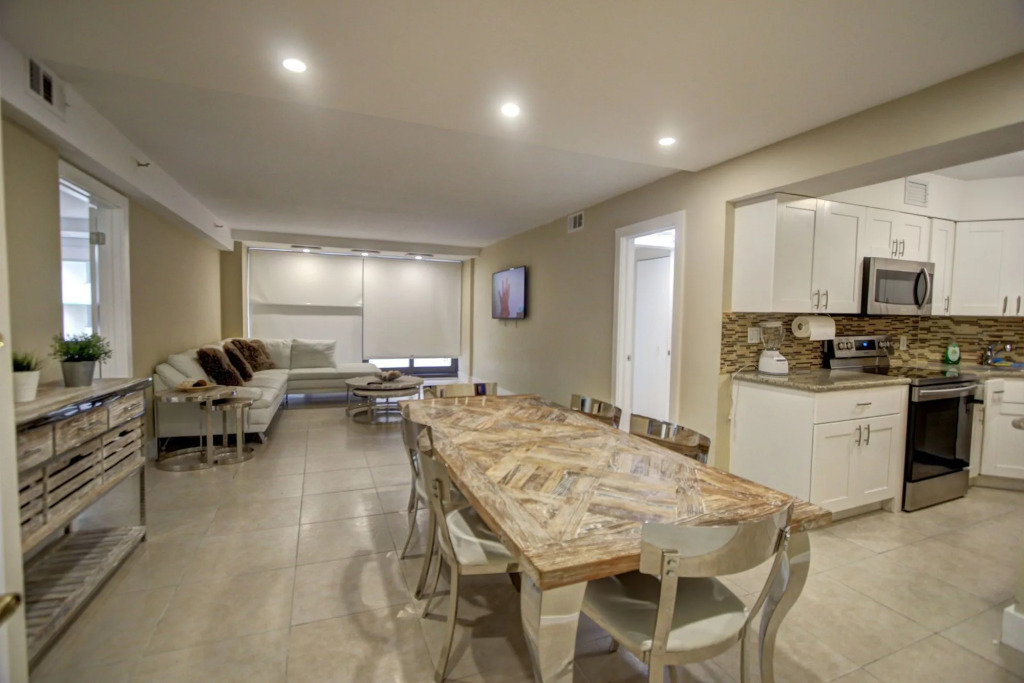 Deluxe Apartments by South Florida Vacations