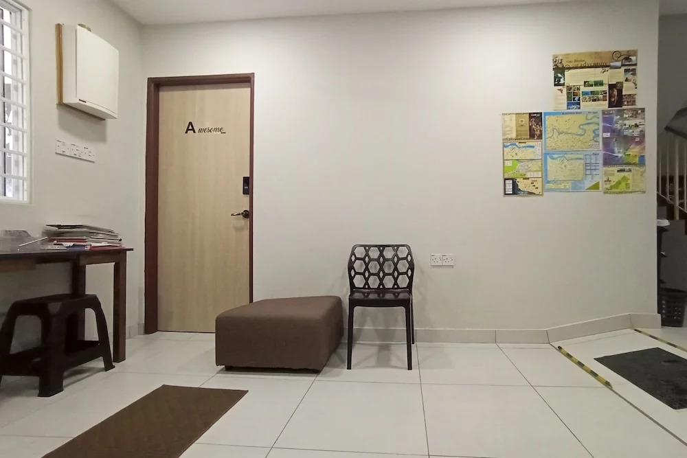 OYO HOME 90261 Hom2rex Kuching Homestay