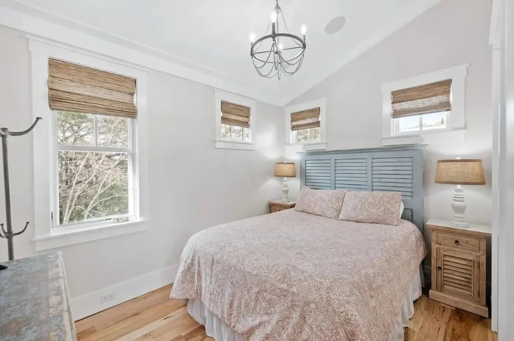 Sea La Vie Seaside Carriage House