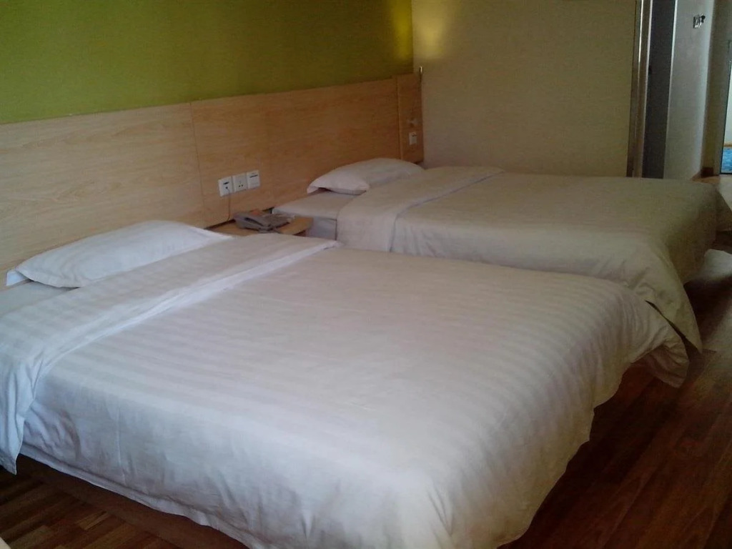 Jinjiang Inn Shanghai Xujiahui Tianyaoqiao Road