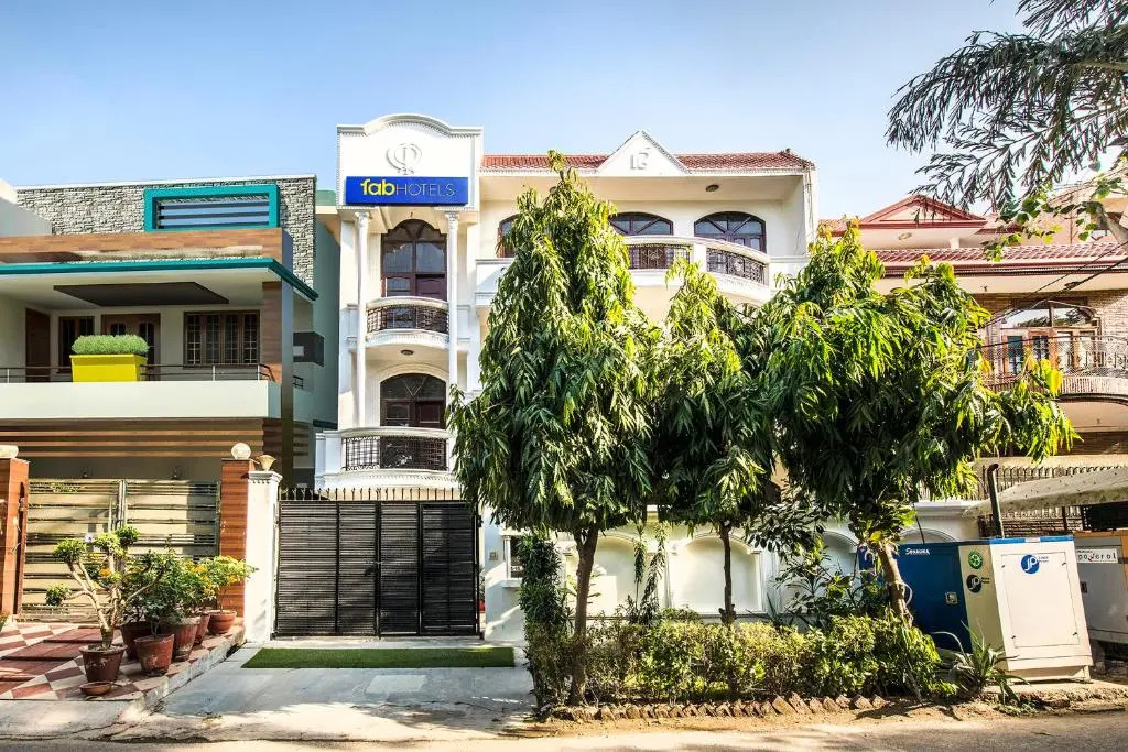 FabHotel Ivy Inn - Nr ISKCON Temple Noida Sec 35