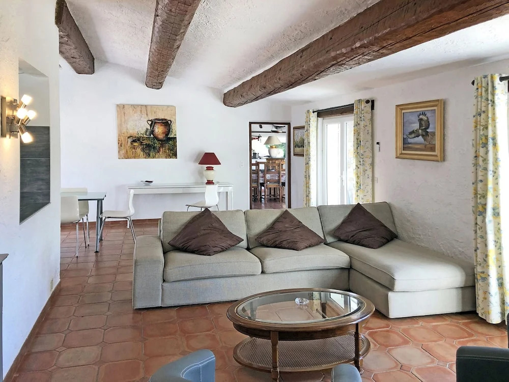 Characteristic Villa a Short Distance From Sainte-maxime and Saint-tropez