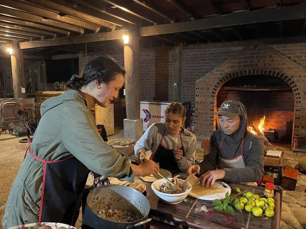 Bees Homestay Sapa & Trekking