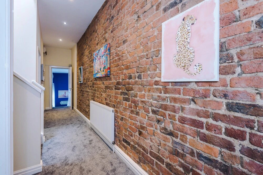 Spacious Duplex City Centre Apartment, 30 Second Walk to Lime Street