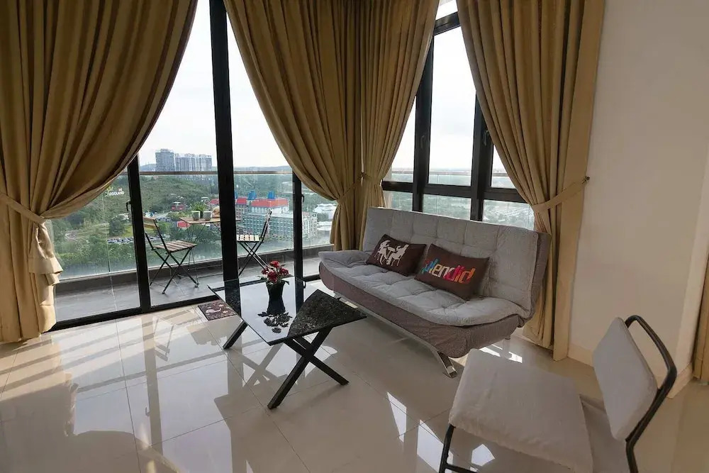 Lux Dpristine 3BR Home w Views, 5mins to Legoland