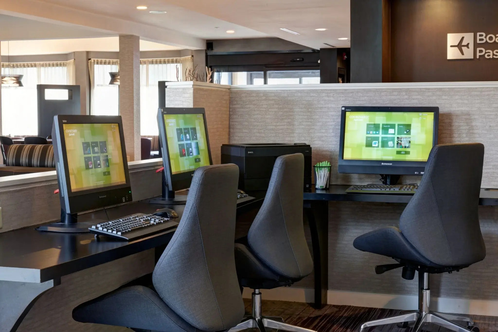 Courtyard by Marriott Louisville East