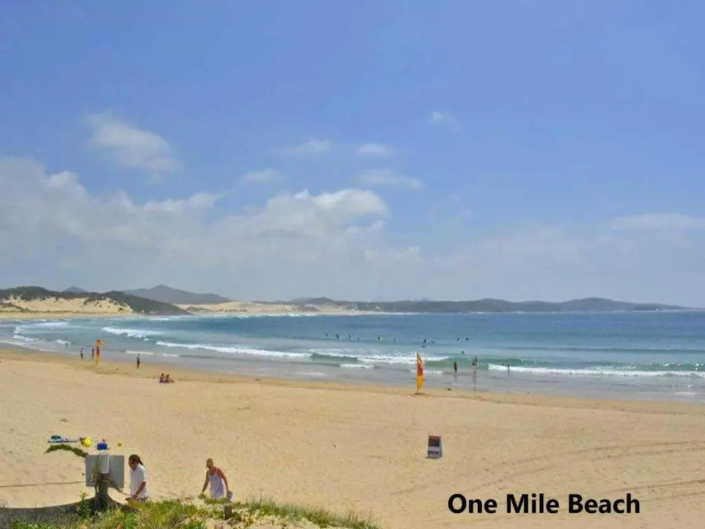 Beach House 7, Air Conditioned, Wi-Fi, Foxtel, Linen, Communal Pool and Spa