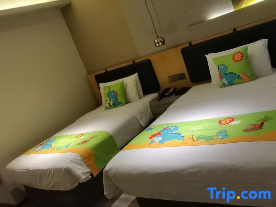 Homeinn Selected Hotel (Jiaxiang Downing Street)