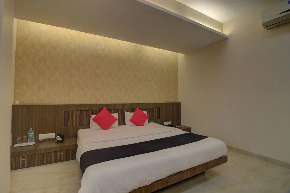 OYO 7158 Hotel Kushala Executive Inn