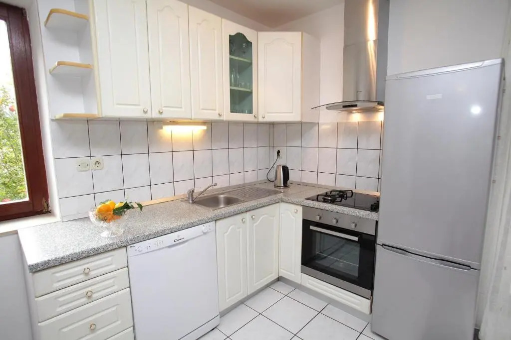Apartment Natali - 5M from beach