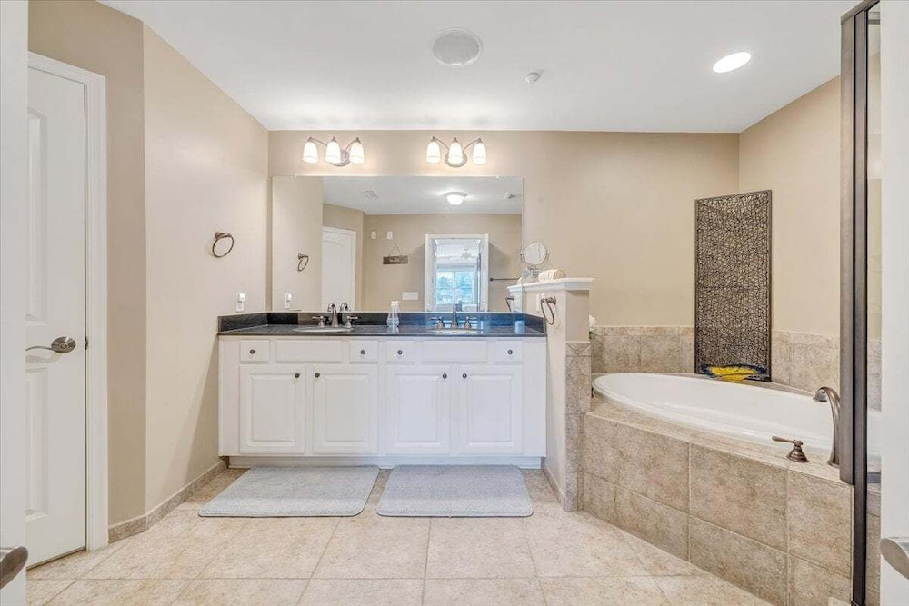 Lake Stardust - Condo With Pool ! Pet Friendly