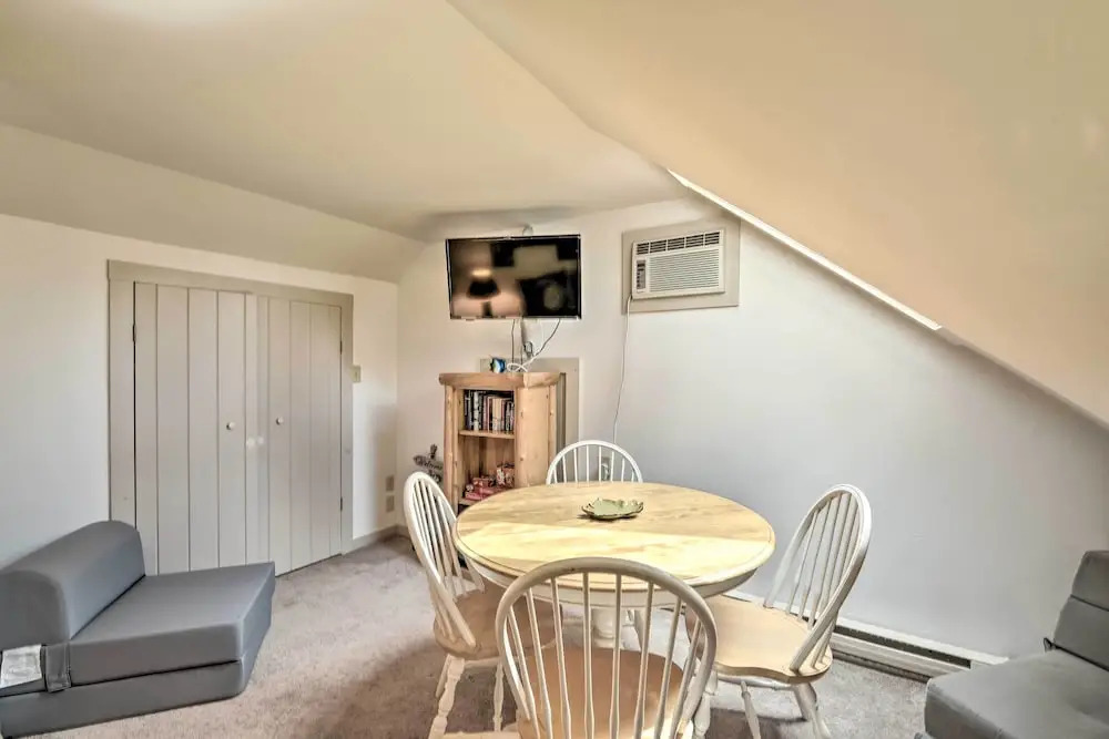 Townhome w/ Deck: Walk to Mirror Lake & Main St!