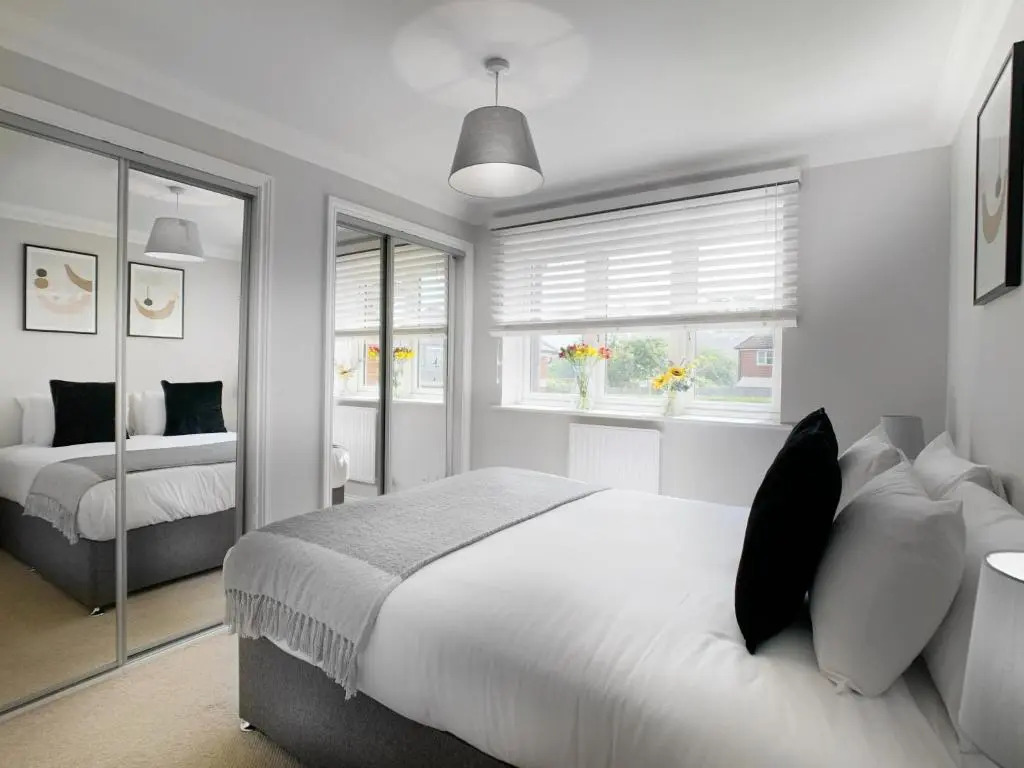 Wokingham - 2 bed with parking