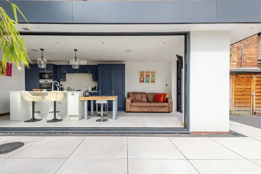 Stylish 5BD Townhouse in Leamington Spa