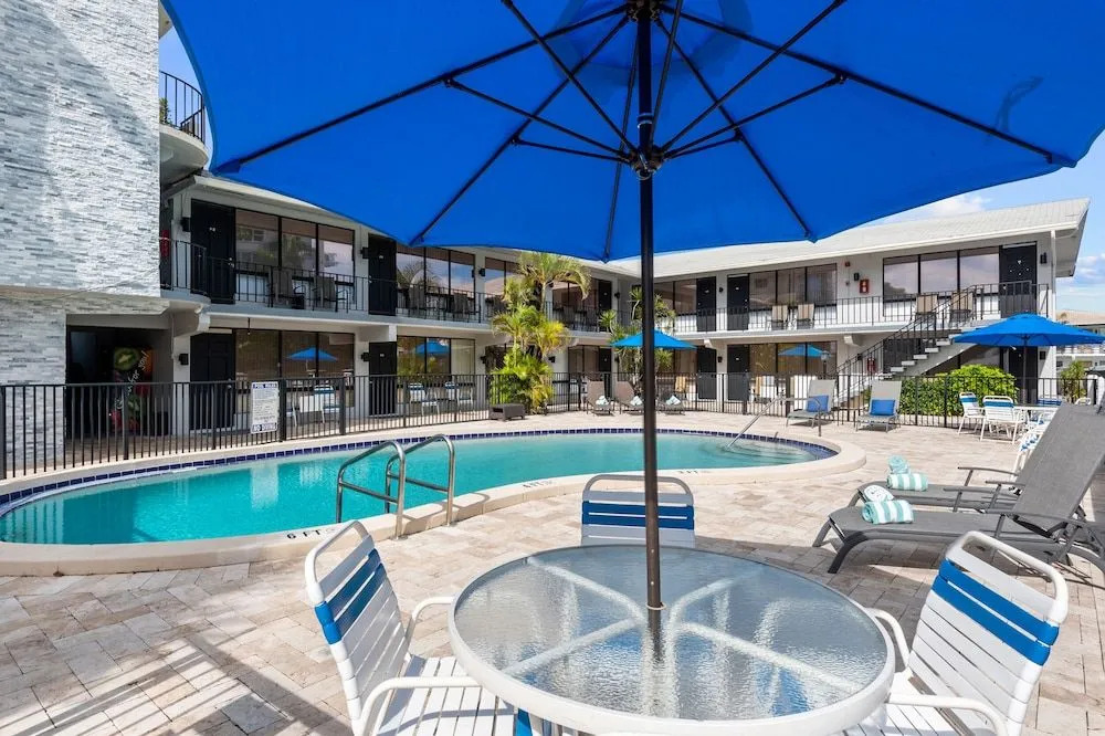 OCEANS 735 of DEERFIELD BEACH