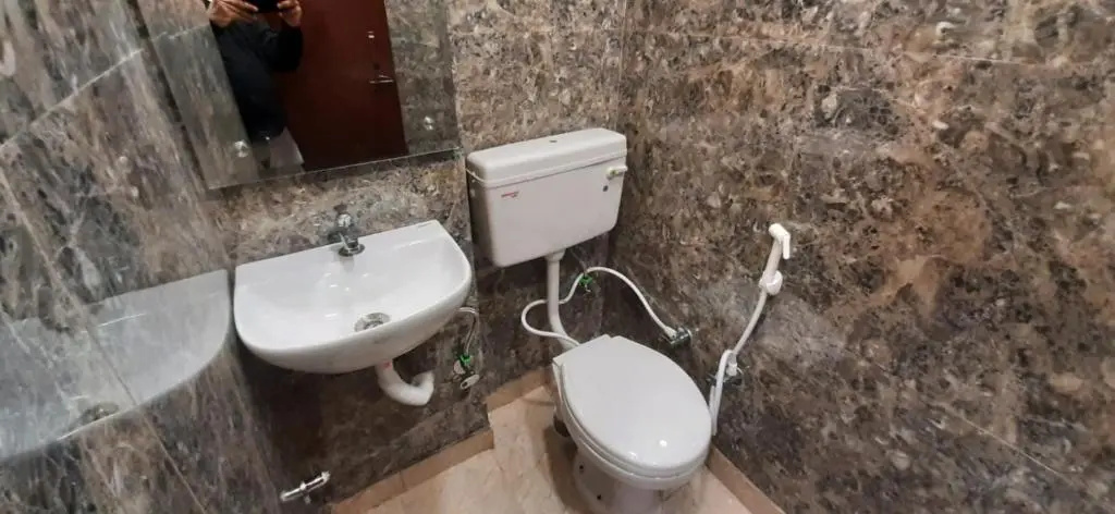 Aggarwal hotels & guest houses lajpat nagar luxury stay in independent flats with attached kitchen washroom and balcony cal 92121 ,74700