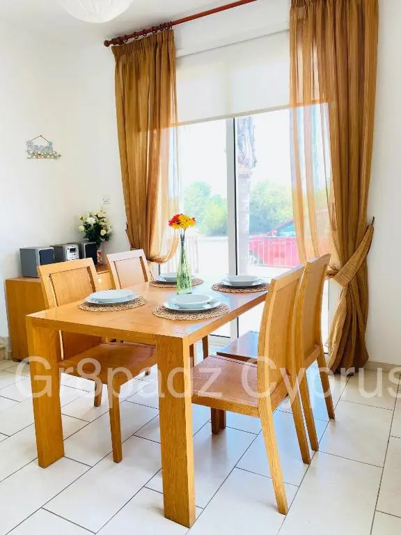Gr8padz Villa Artemis