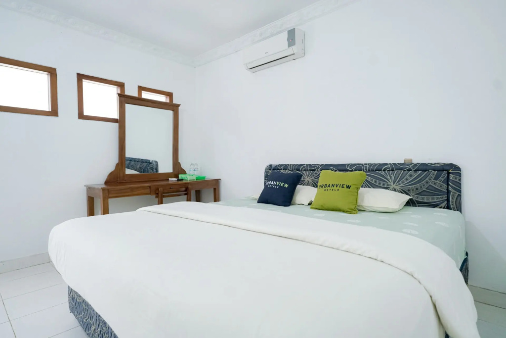 Urbanview Hotel Syariah Ratu Kuring Gisting by RedDoorz