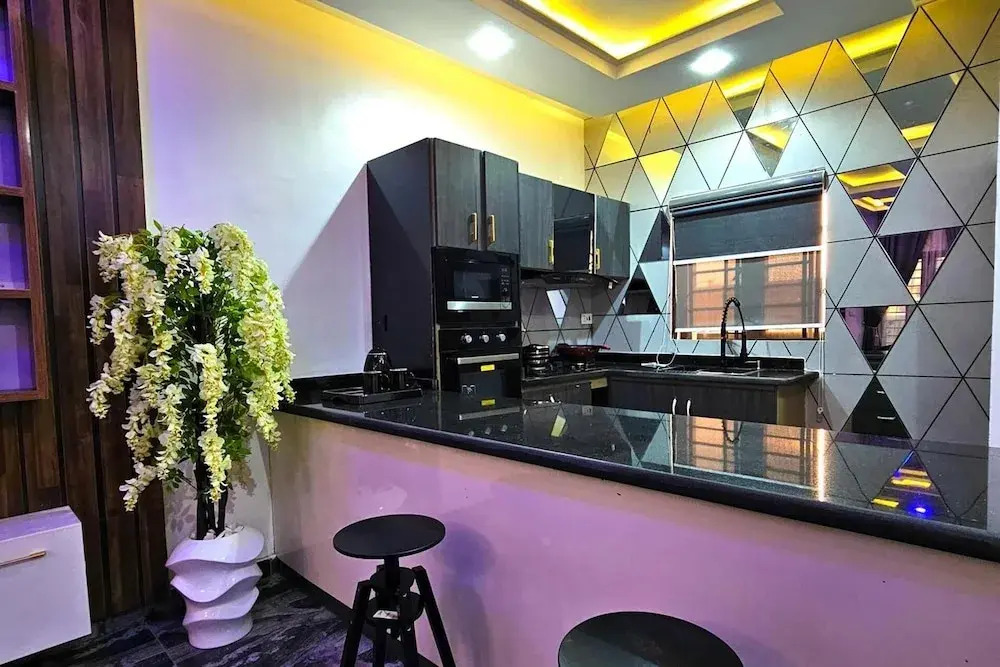2 Bed Apartment 2 - Cosy Benin City Escape