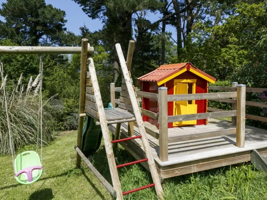 Gite Louannec, 6 pièces, 9 personnes - FR-1-536-212