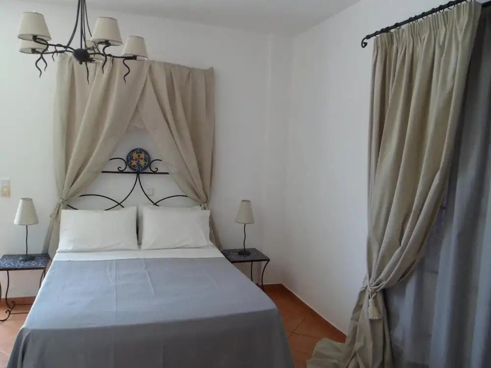 Sarakiniko View Studios