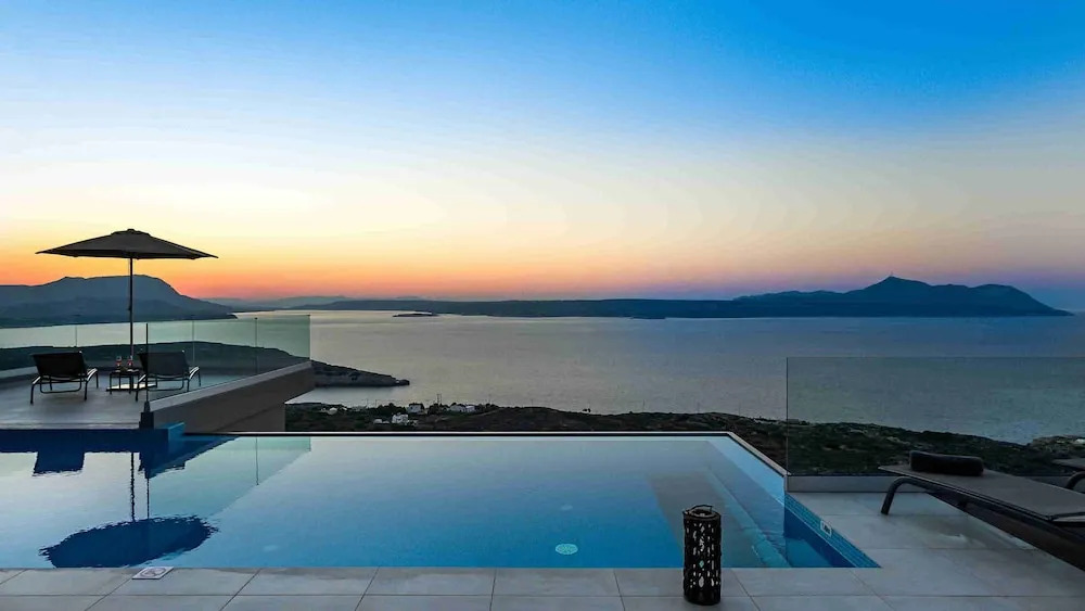A Gorgeous Villa in Kokkino Horio