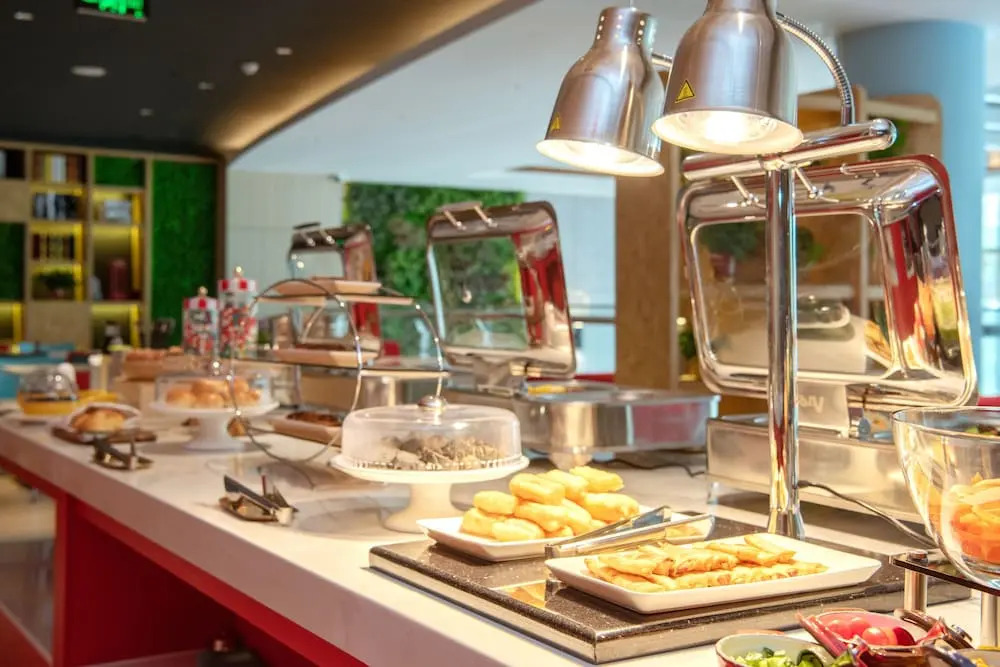 ibis Xinzhou Qiyi Road Hotel