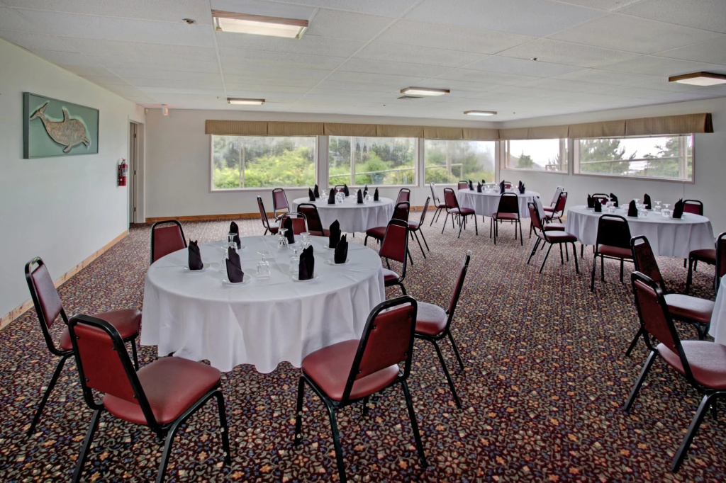 Clarion Inn Surfrider Resort
