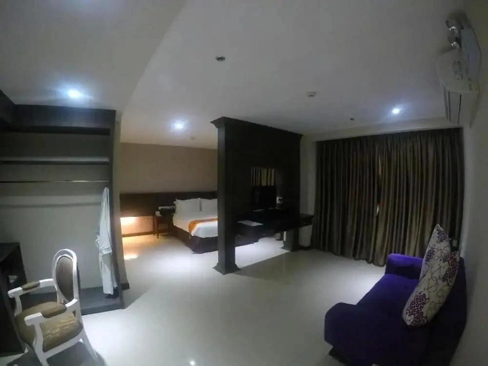 Panorama Summit Hotel