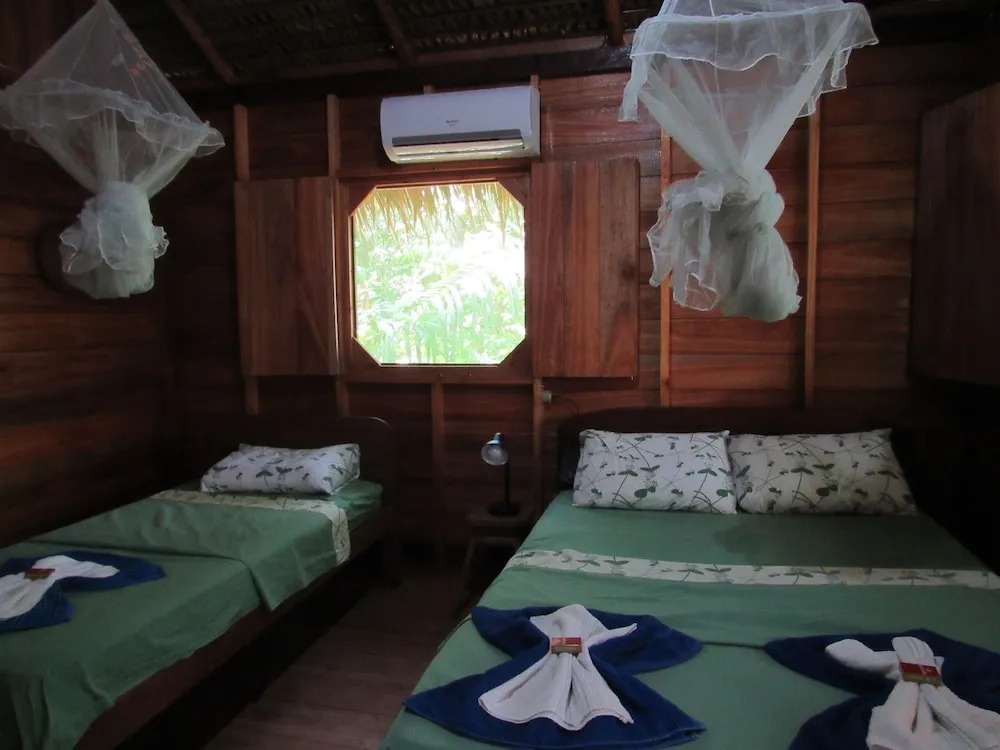 Dolphin Lodge