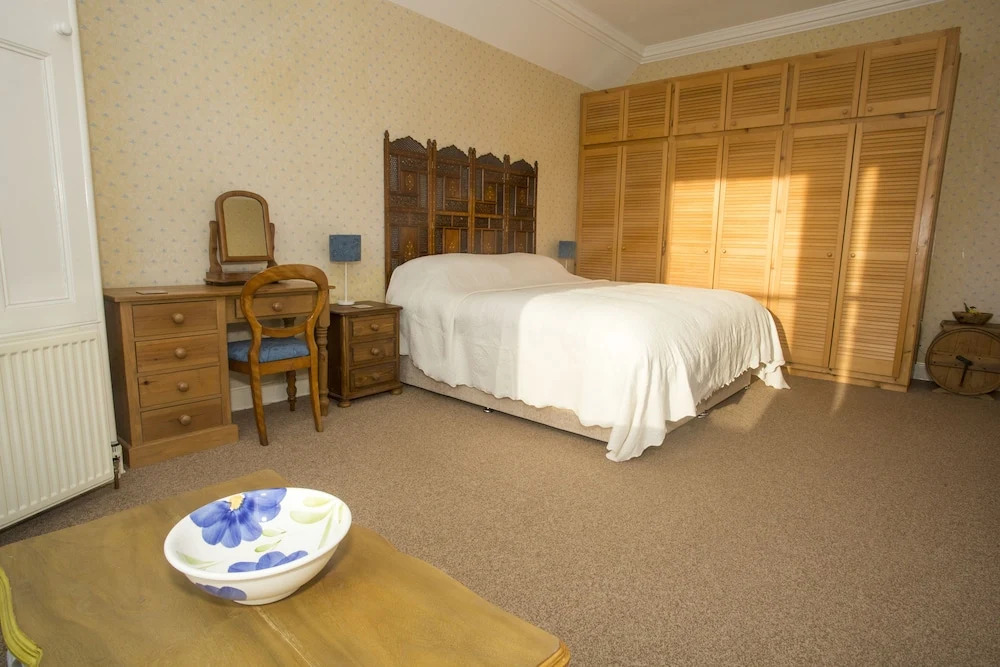 Broadmeadows Farmhouse B&B