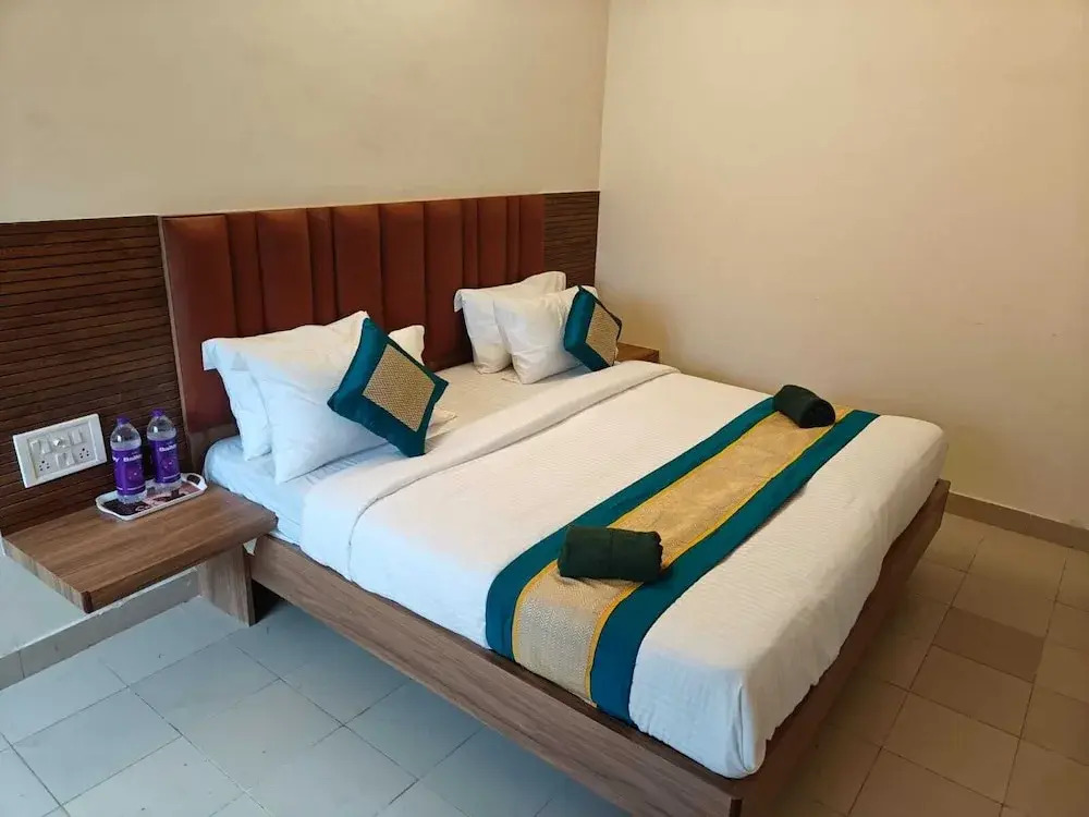FabHotel GT Galaxy Park - Nr Express Avenue Mall, Royapettah