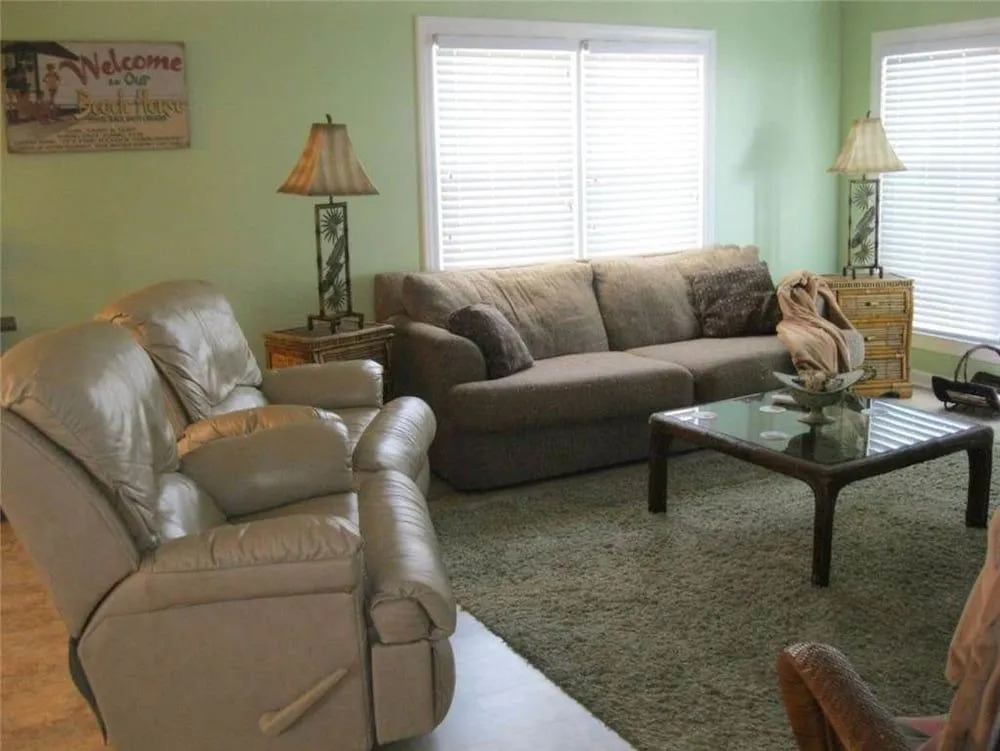 Drayton 402 - 3 Br Condo
