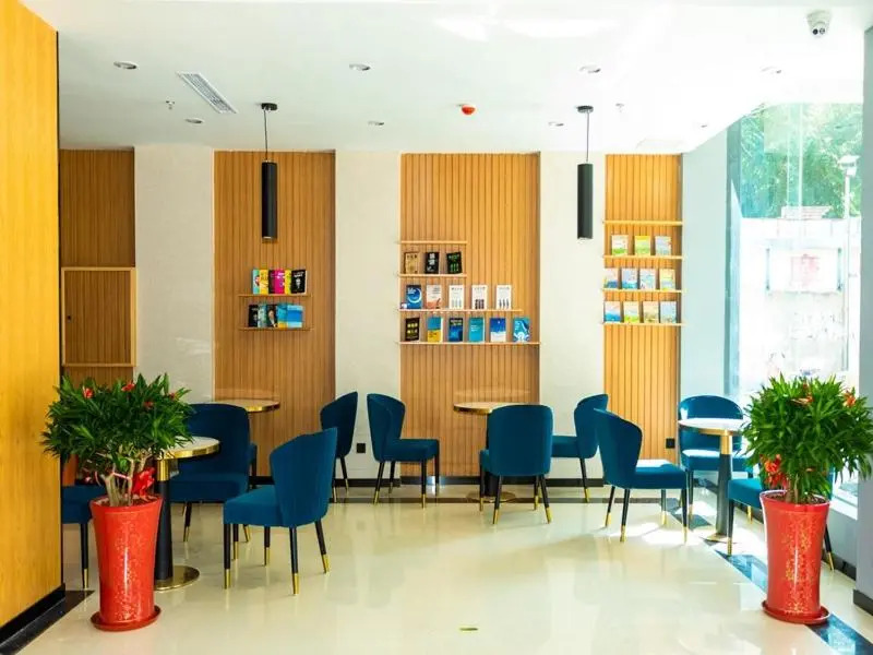 Up And In Hainan Dongfang City Dongfang Avenue Store