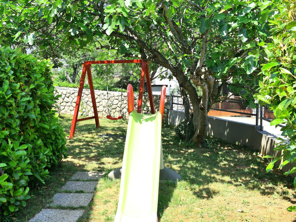 Scenic Holiday Home in Silo with Private Pool near Beach