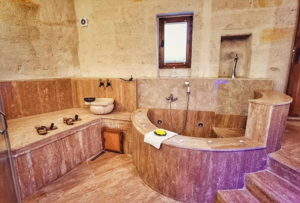 La Perla Cave Hotel