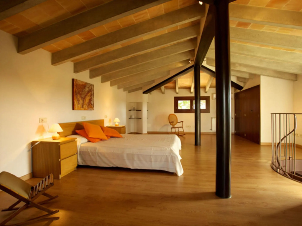 Modern country house with pool and mountain views 2 km from the sea
