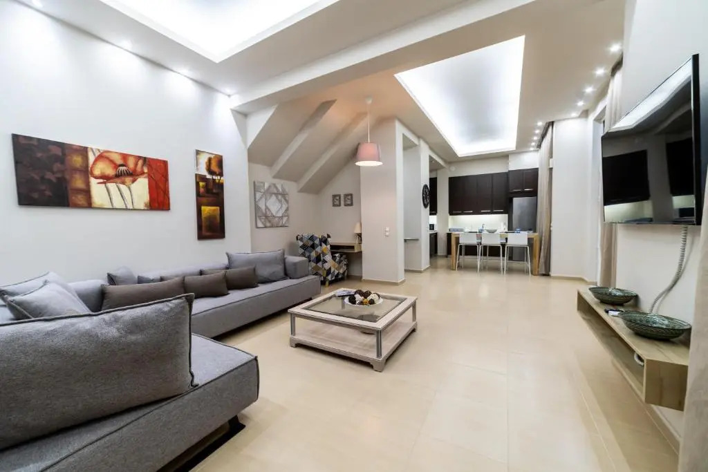 Thomas Villa Hersonissos - Private Pool - Sleeps 7