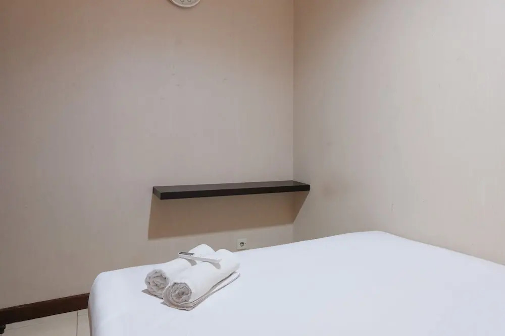 Cozy And Modern 2Br At Majesty Apartment