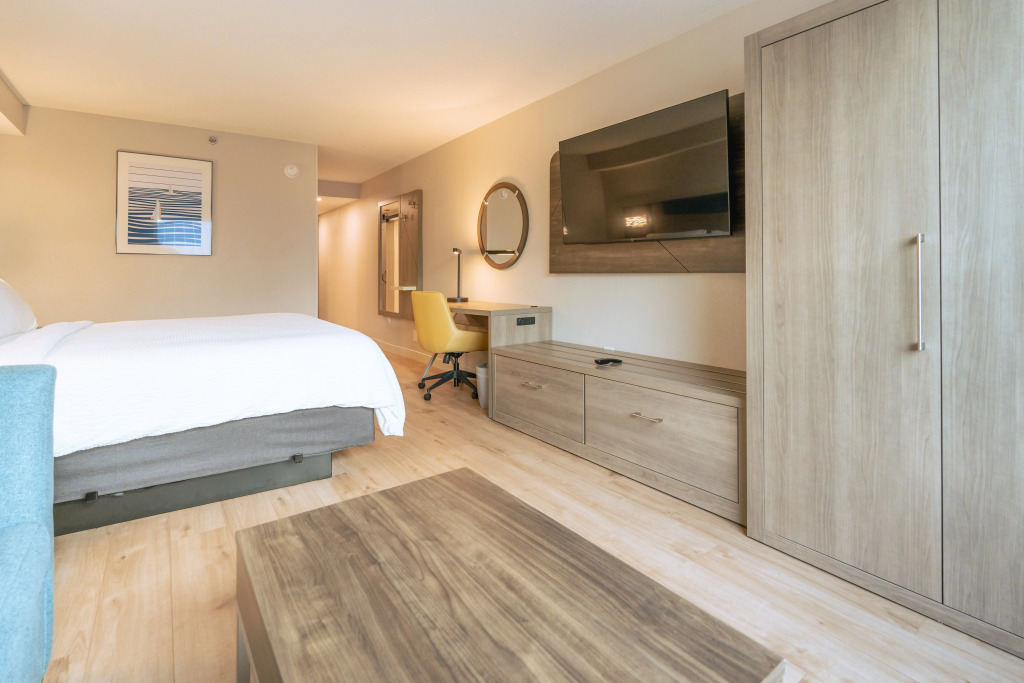 Holiday Inn Express Hotel & Suites Cocoa Beach by IHG