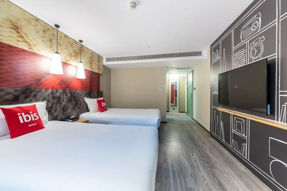 Homey Hotel
