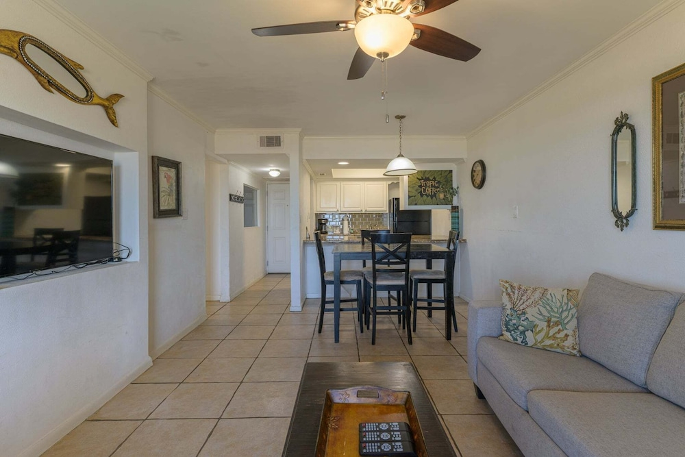 Tiki 132 - Bright Ocean View 1br Condo W/ Balcony 1 Bedroom Condo