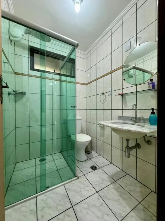 Apartamento Centro de Bertioga 100MTS da praia.