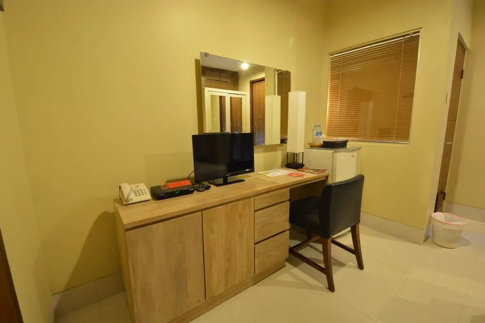 ZEN Rooms Kemang Ampera