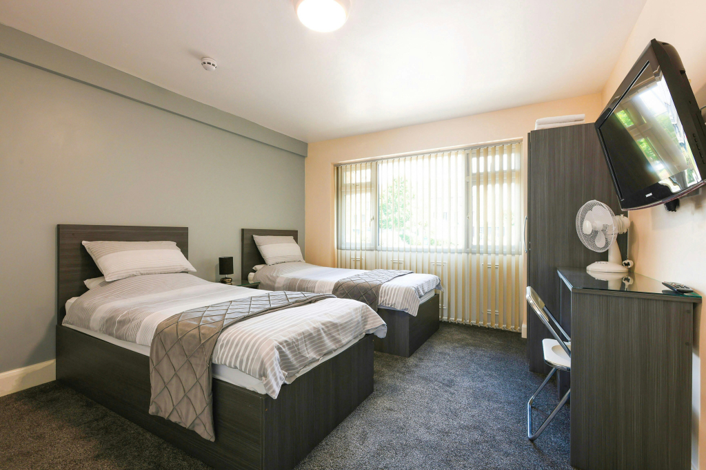 OYO Honeycroft Lodge, Uxbridge