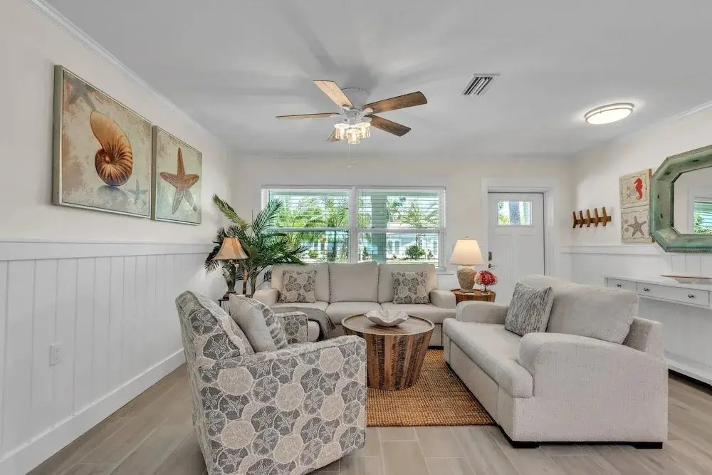 Coral Beach 3 Bedroom Home by RedAwning