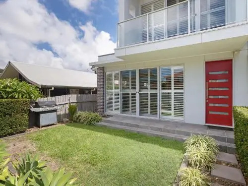 7 Judith Street Stunning duplex with ducted air